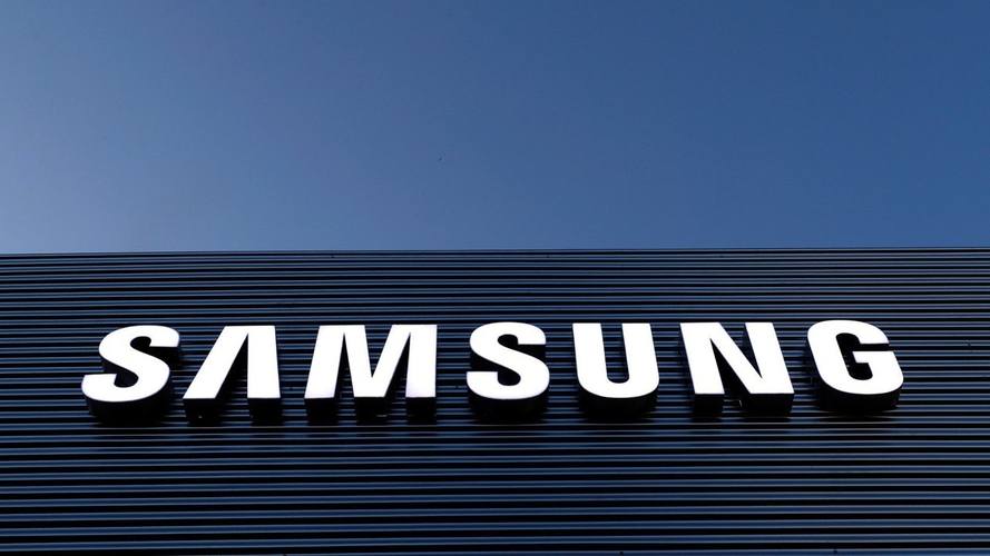 Samsung's Fitness Band Monitors Blood Pressure